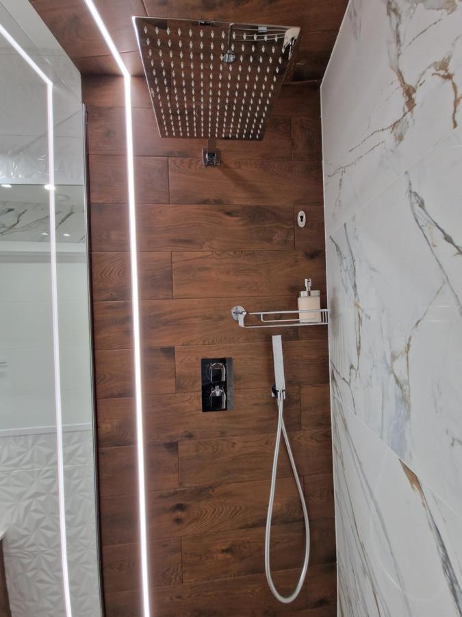Brossa Apartments, 24h Self Check In, Klima, Aircond Apartment *